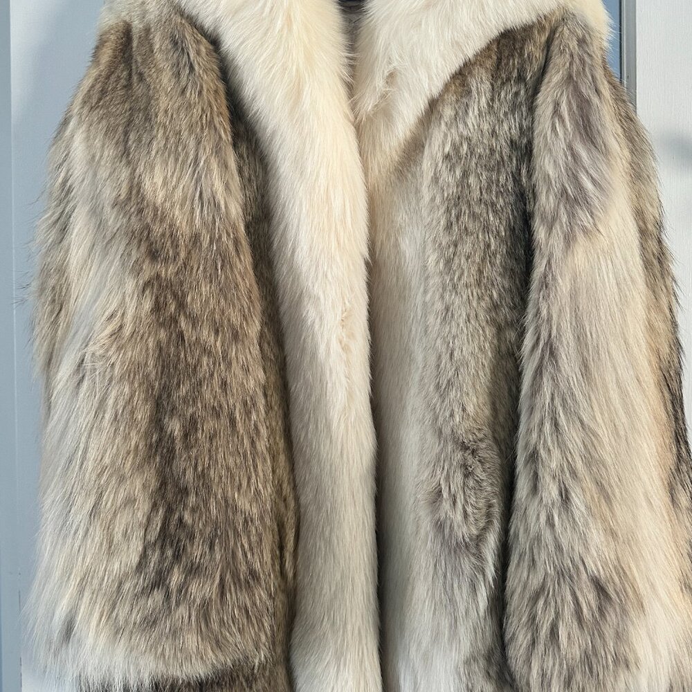 Genuine Coyote Fur Coat with Fox Trim | Vintage  – Med – Gorgeous Plush & Soft - Picture 3 of 16
